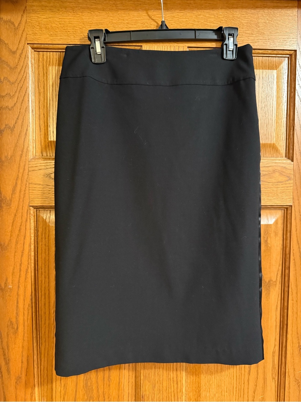 Tahari Black Classic Pencil Skirt - size 2